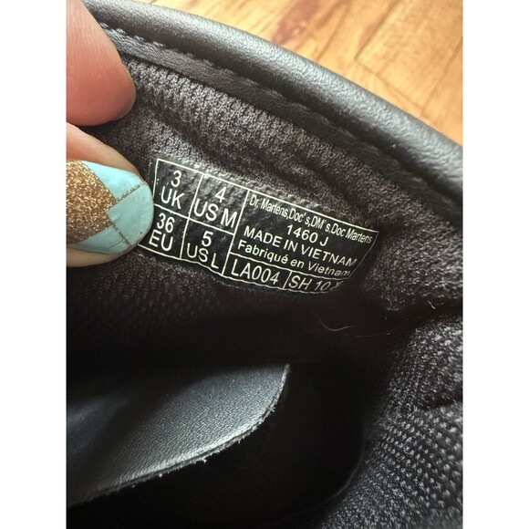 Doc Dr. Martens Juniors 1460 Glow In The Dark Bug Lace Boots M4 L5 - Picture 7 of 9